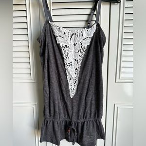 Derek Heart Embroidery Gray Top